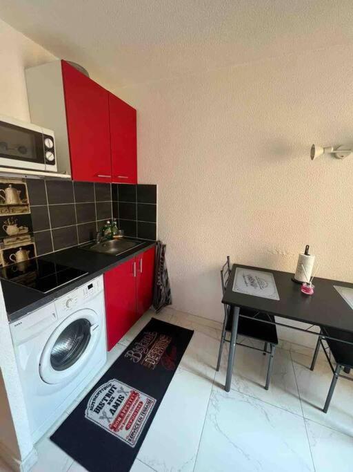 Magnifique Studio Renove En Plein Centre Ville. * Nice